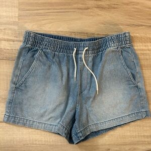 Gap Women’s Blue Jean Shorts Size Medium